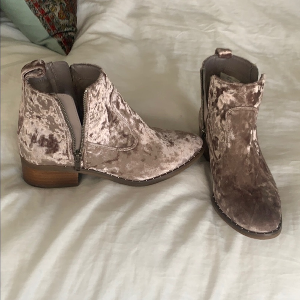 American eagle booties - Picture 2 of 2